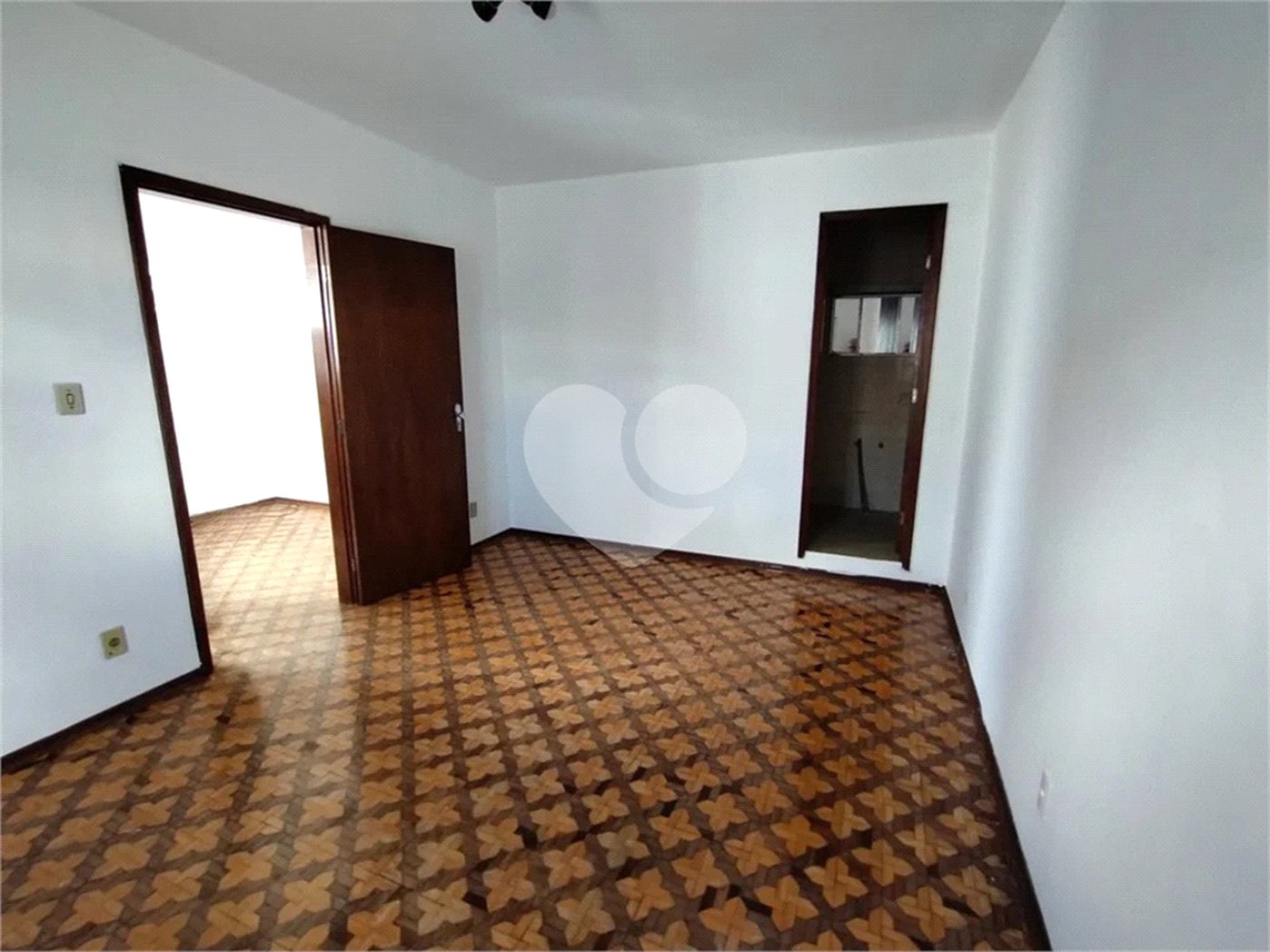 Casa à venda ou para alugar com 4 quartos, sendo 3 suítes,  no Centro, Itapetininga, SP