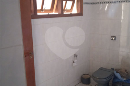 Casa à venda com 8 quartos, sendo 3 suítes, em Jardim Terceiro Centenário, Atibaia, SP