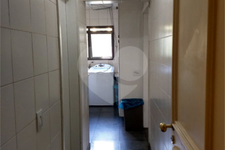 Apartamento à venda com 4 quartos, sendo 3 suítes, em Aclimação, São Paulo, SP