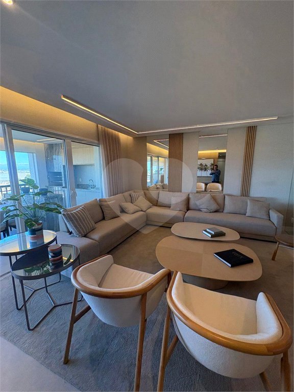 Apartamento à venda com 3 suítes em Urbanova, São José dos Campos, SP