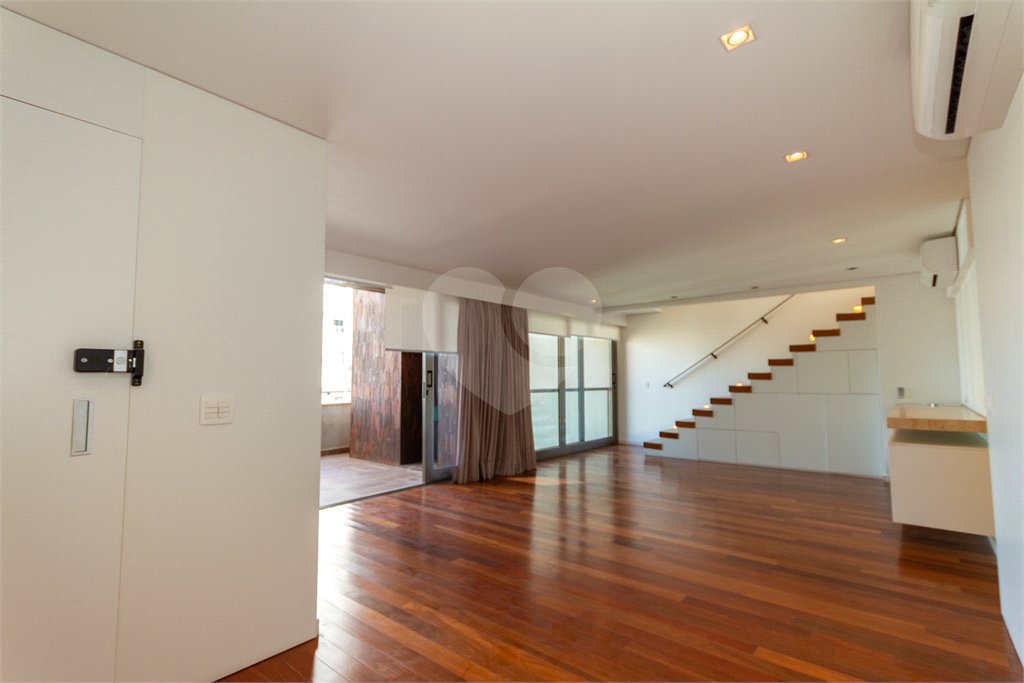 Cobertura à venda com 3 suítes em Sumarezinho, São Paulo, SP