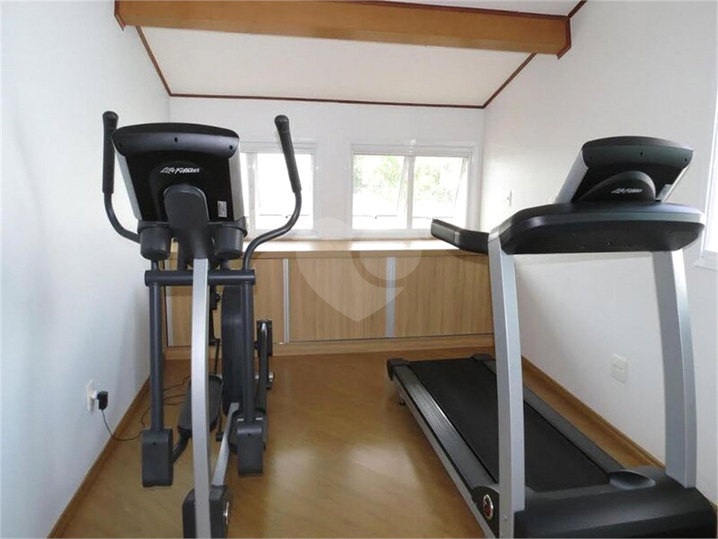 Casa à venda com 4 suítes no condomínio Residencial Santa Clara, Indaiatuba - SP