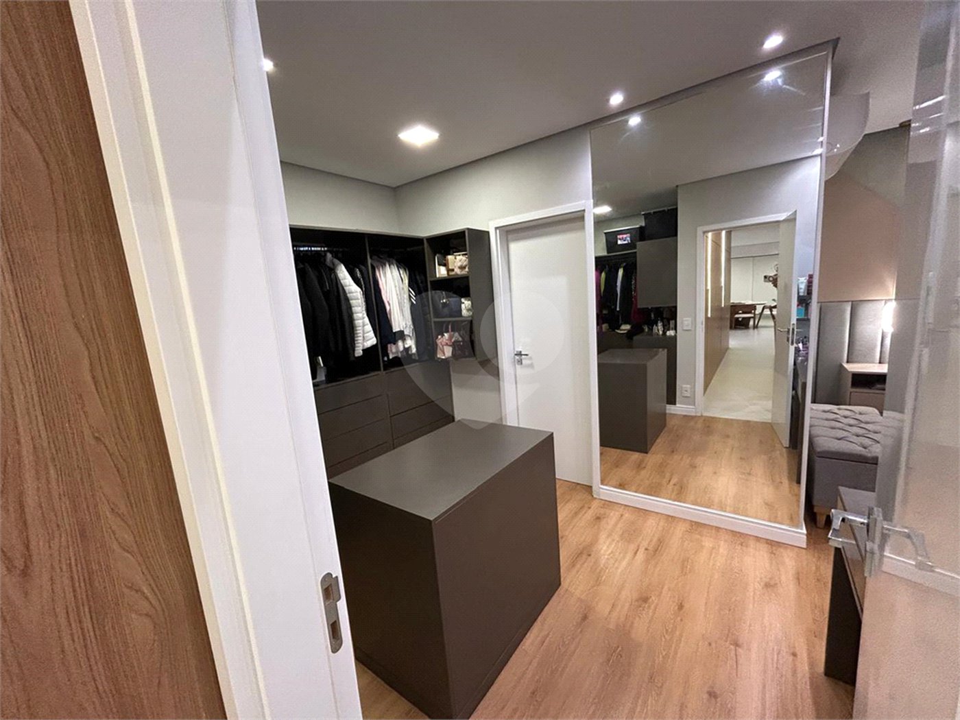 Apartamento à venda com 3 suítes em Jardim Faculdade, Sorocaba, SP