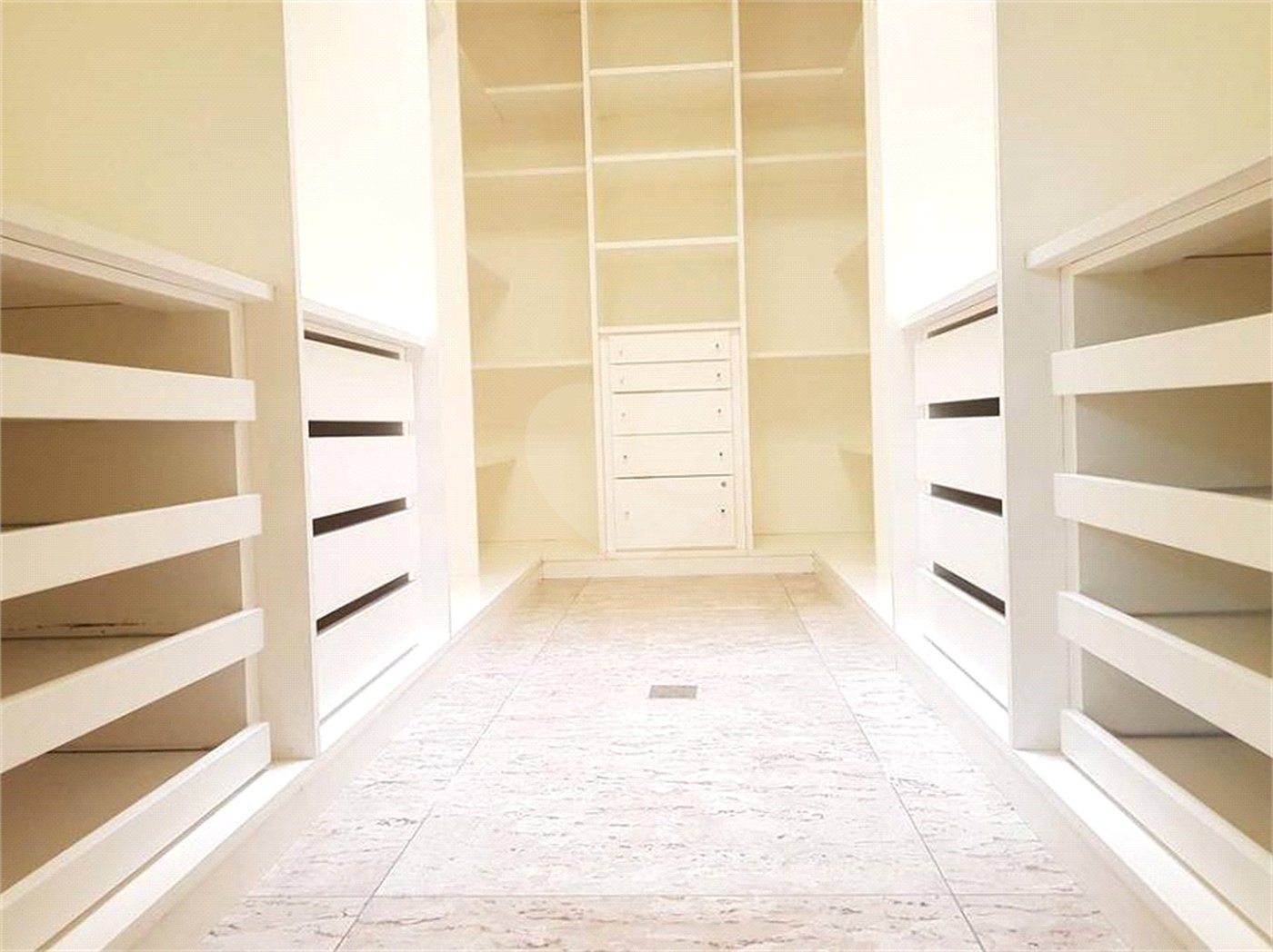 Casa à venda com 4 suítes no condomínio Vilaretto, São Paulo - SP