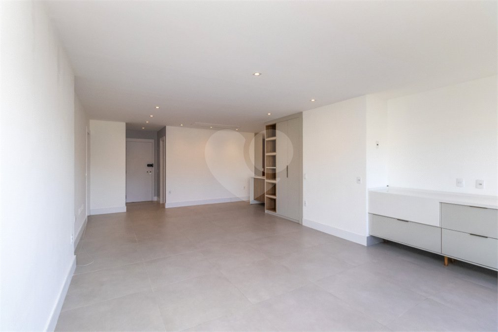 Apartamento à venda com 3 suítes em Campo Belo, São Paulo, SP