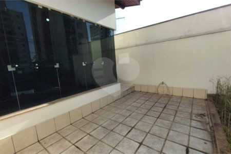 Casa à venda com 6 quartos, sendo 3 suítes, em Jardim Brasil (zona Sul), São Paulo, SP