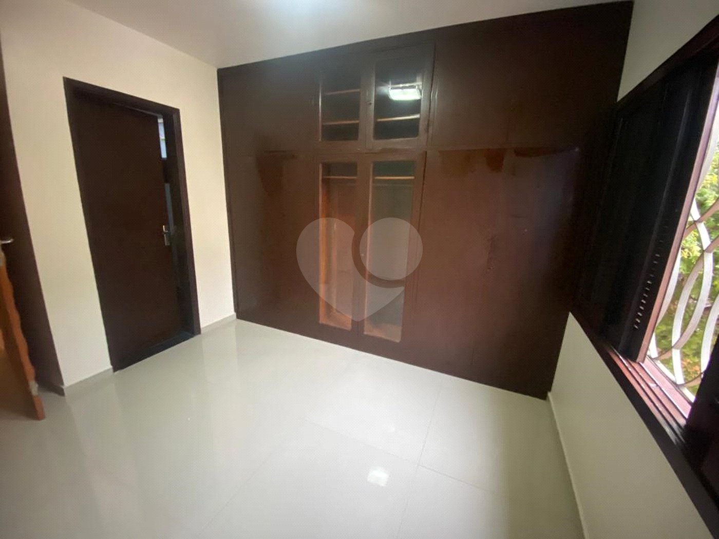 Casa à venda com 5 quartos, sendo 1 suíte,  no condomínio Casa, São Paulo - SP