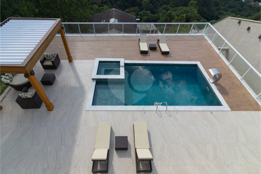 Casa à venda com 3 suítes no condomínio Parque Imperial da Cantareira, Mairiporã - SP