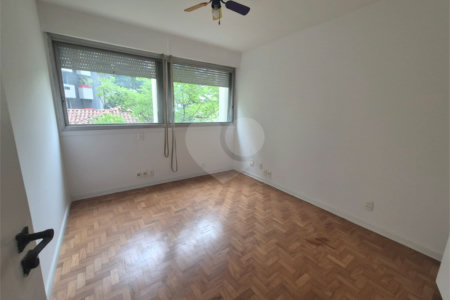 Apartamento à venda com 4 quartos, sendo 1 suíte,  em Itaim Bibi, São Paulo, SP