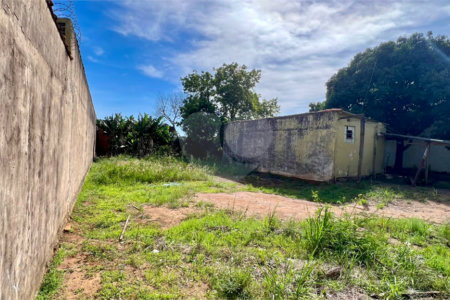 Terreno à Venda no Jardim Tangará
