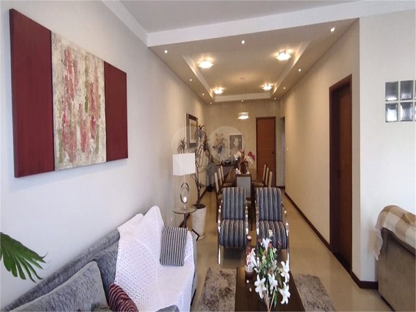 Casa à venda com 4 quartos, sendo 2 suítes, no condomínio Residencial Villa dos Inglezes, Sorocaba - SP