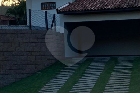 Casa à venda ou para alugar com 4 suítes no condomínio Estância Marambaia, Vinhedo - SP