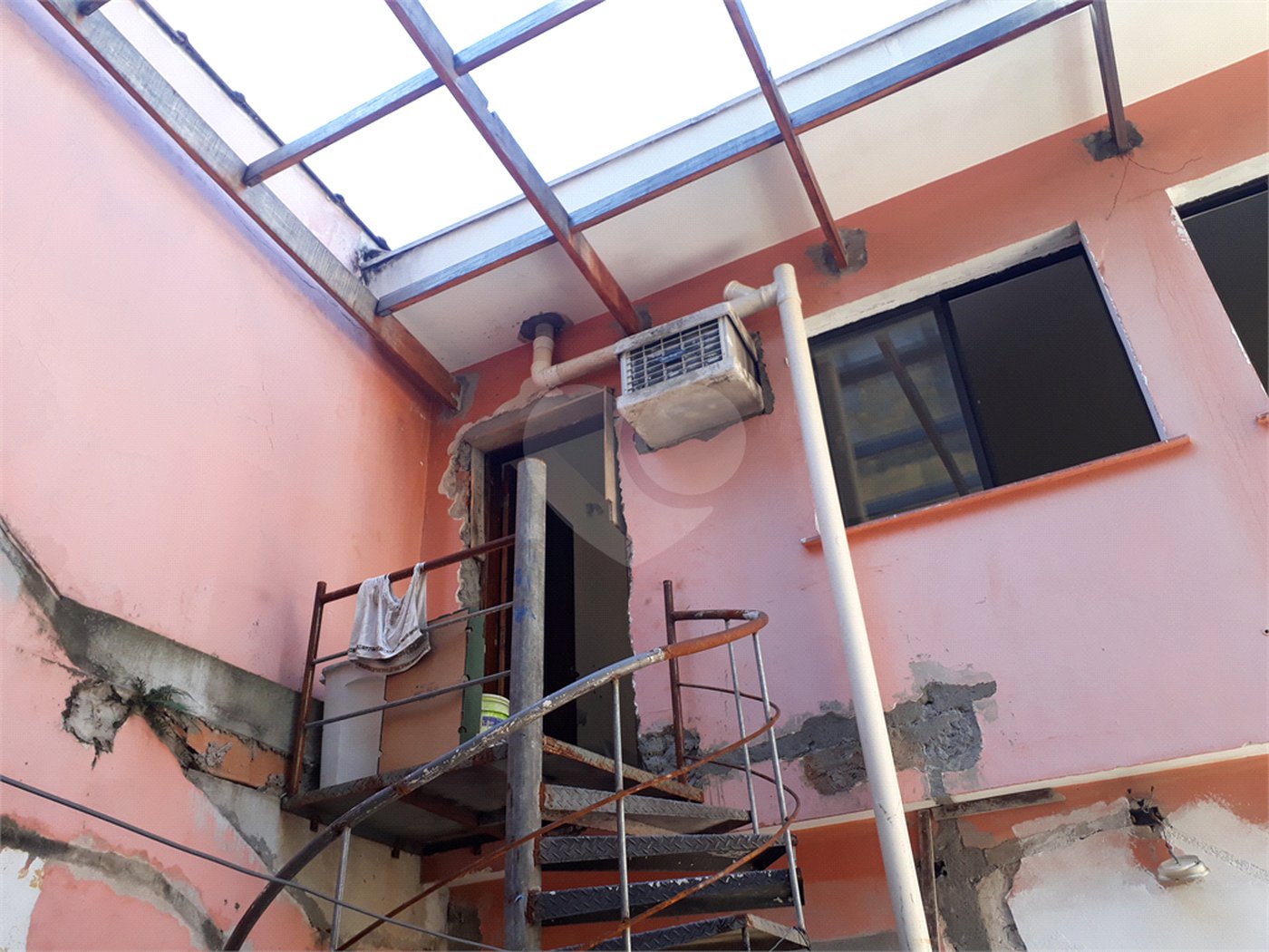 Sobrado à venda com 4 quartos, sendo 2 suítes, em Santana, São Paulo, SP