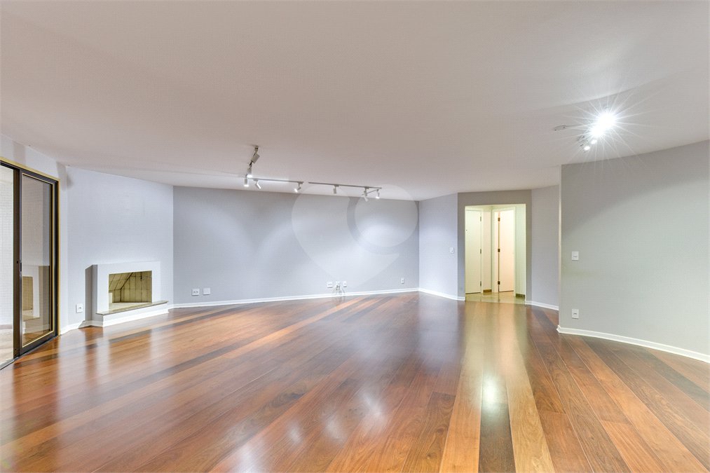 Apartamento à venda com 3 suítes em Granja Julieta, São Paulo, SP