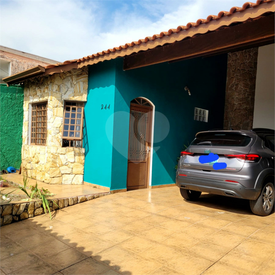Casa à venda com 4 suítes em Jardim Bandeiras, Jundiaí, SP