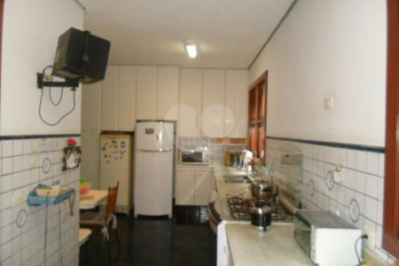 Sobrado à venda com 5 quartos, sendo 3 suítes, em Fazenda Morumbi, São Paulo, SP