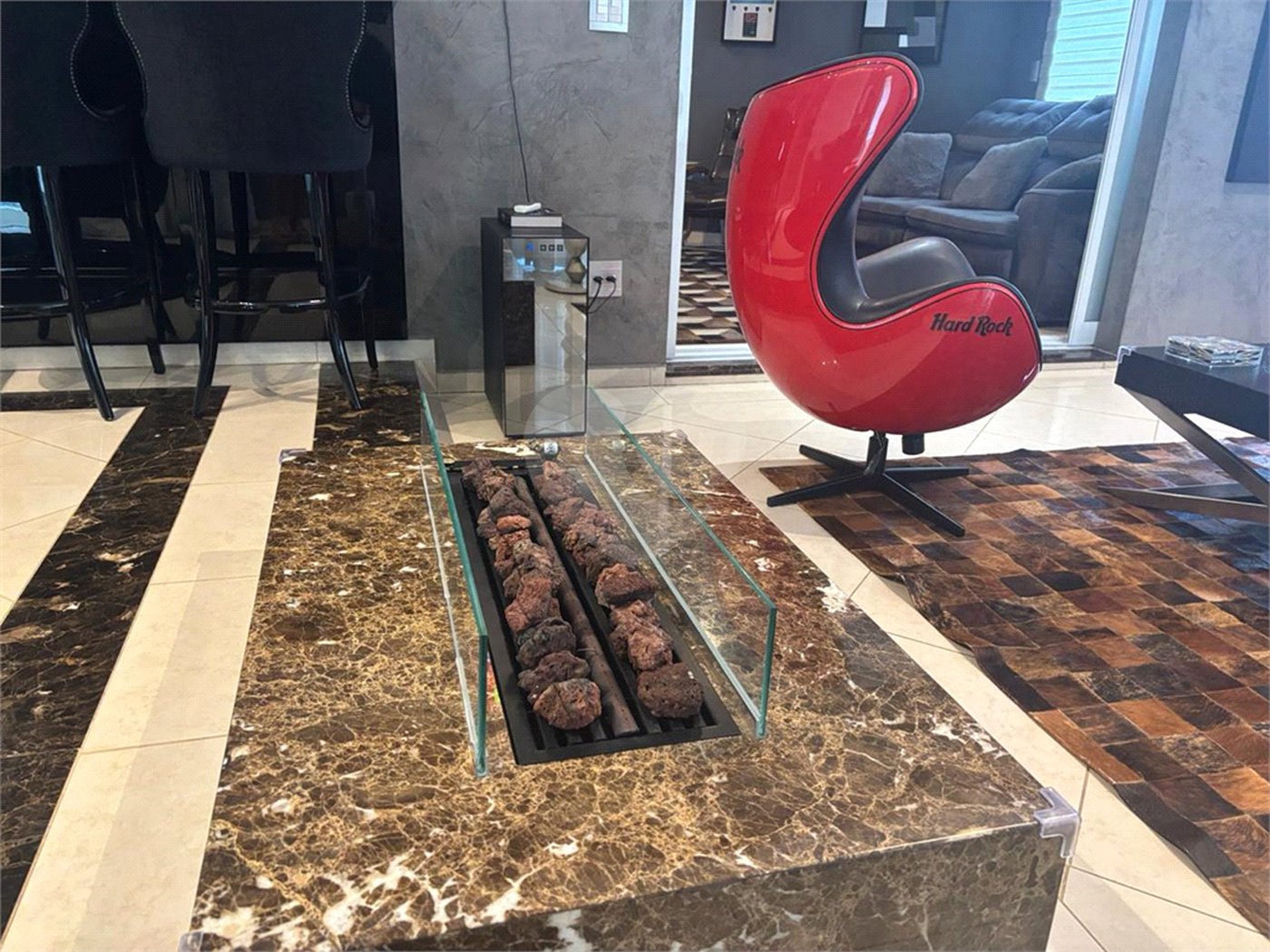 Casa à venda com 4 quartos, sendo 3 suítes, no condomínio Parque Itatiaia, Mairiporã - SP
