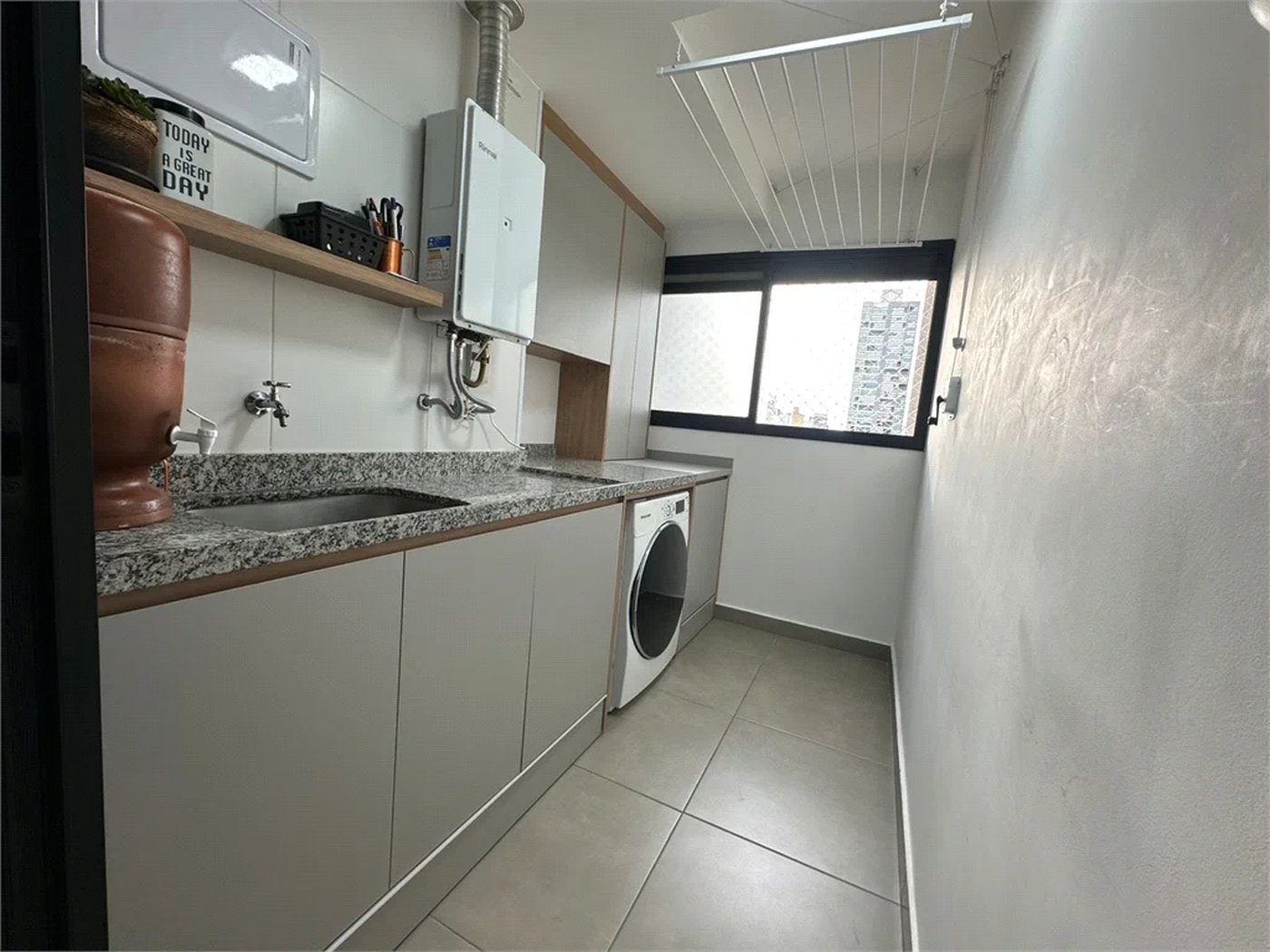 Apartamento à venda com 3 suítes em Vila Romana, São Paulo, SP