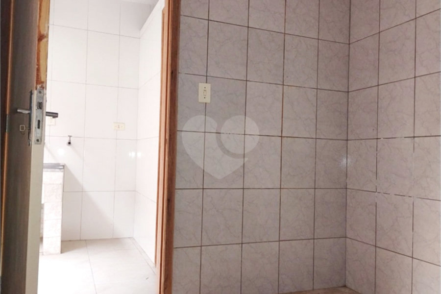 Sobrado à venda com 2 quartos em Vila Nivi, São Paulo, SP