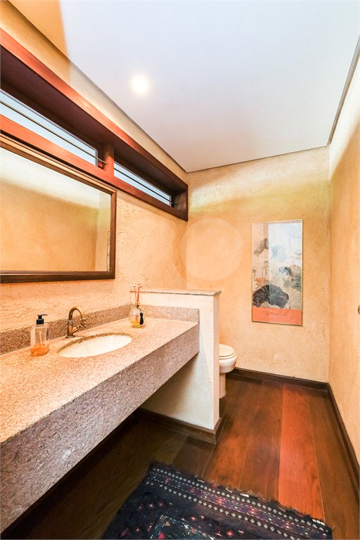 Casa à venda com 4 quartos, sendo 2 suítes, em Jardim Cordeiro, São Paulo, SP