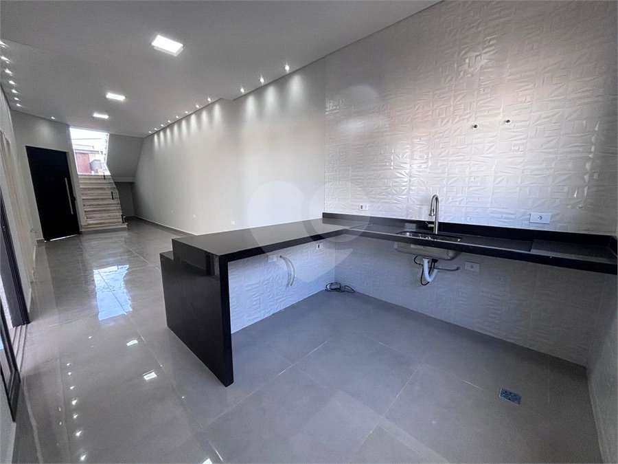 Casa à venda com 3 suítes no condomínio Helena Maria, Sorocaba - SP
