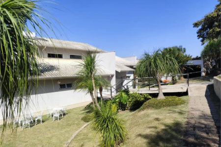 Casa à venda com 4 suítes em Marambaia, Vinhedo, SP