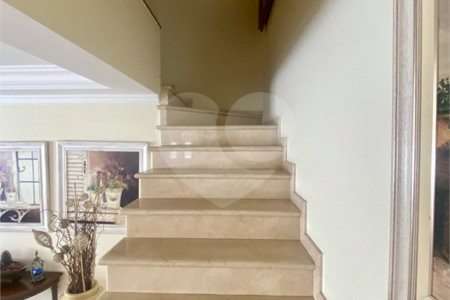 Casa à venda com 4 quartos, sendo 3 suítes, em Jardim Maia, Guarulhos, SP
