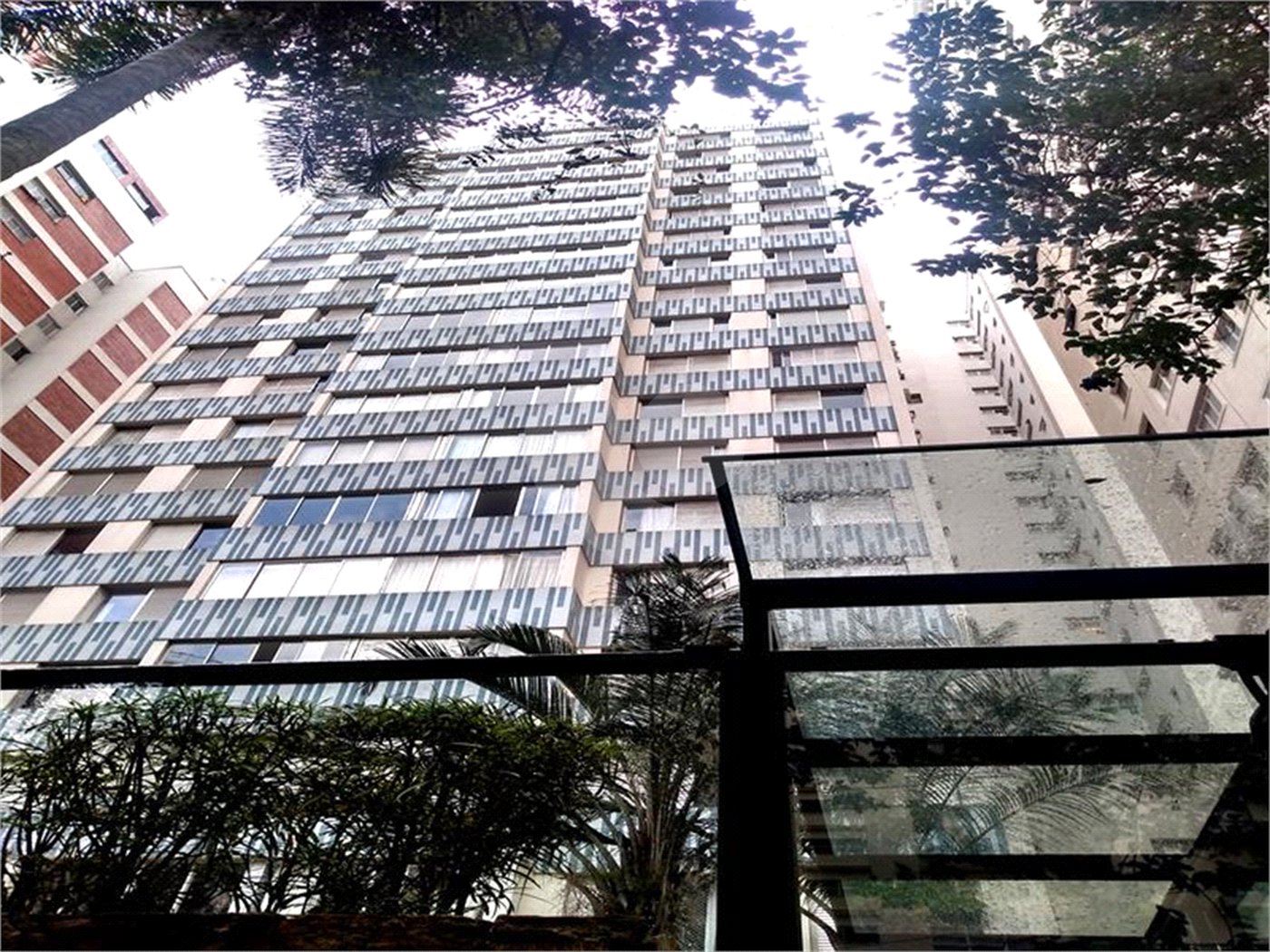 Apartamento para alugar com 3 quartos, sendo 1 suíte, em Jardim América, São Paulo, SP