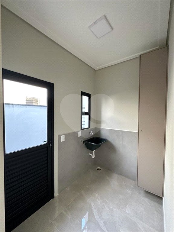 Casa à venda com 3 quartos, sendo 1 suíte, no condomínio Lagos D´icaraí, Salto - SP