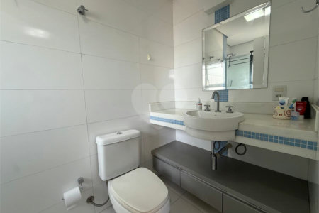 Apartamento à venda com 3 quartos, sendo 1 suíte, em Vila Paulicéia, São Paulo, SP