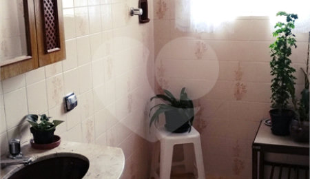 Casa à venda com 4 quartos, sendo 2 suítes, em Vila Romero, São Paulo, SP