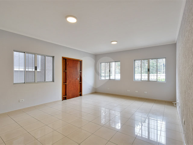Casa à venda com 3 quartos, sendo 1 suíte,  em Alto da Boa Vista, São Paulo, SP