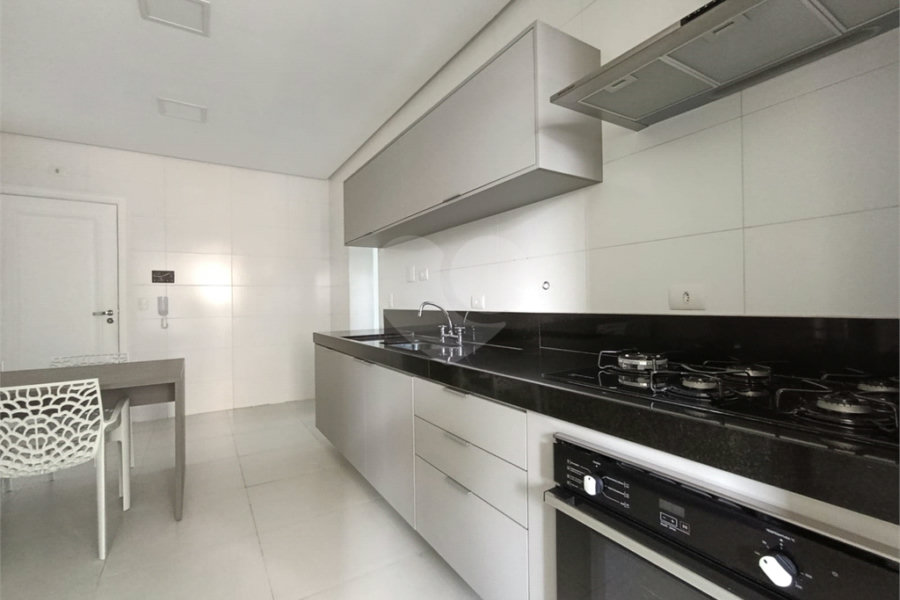 Apartamento para alugar com 3 suítes em Jardim Virgínia, Guarujá, SP