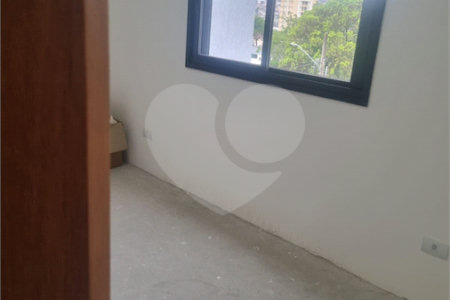 Sobrado à venda com 3 quartos, sendo 1 suíte, em Vila São Paulo, São Paulo, SP