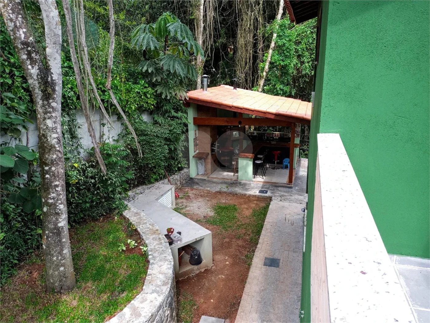 Casa à venda ou para alugar com 5 quartos, sendo 4 suítes, no condomínio Associação Reserva das Hortênsias, Mairiporã - SP