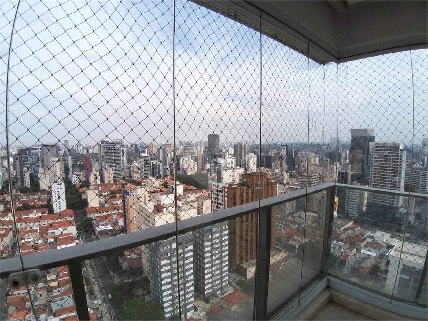Apartamento à venda ou para alugar com 3 suítes em Pinheiros, São Paulo, SP