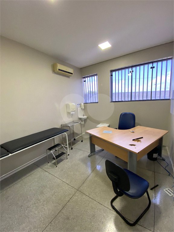 Salão para alugar em Vila Romanópolis, Ferraz de Vasconcelos, SP