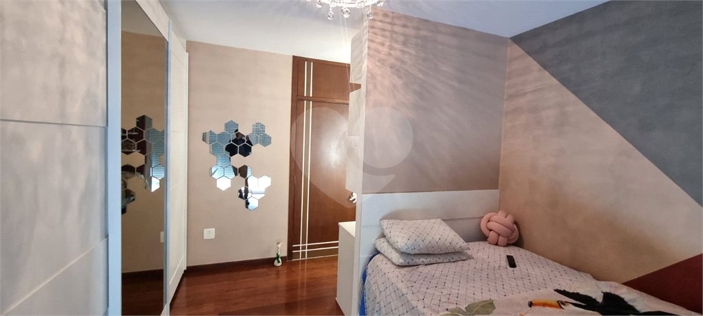 Casa à venda com 5 quartos, sendo 2 suítes, no condomínio Swiss Park, São Bernardo do Campo - SP
