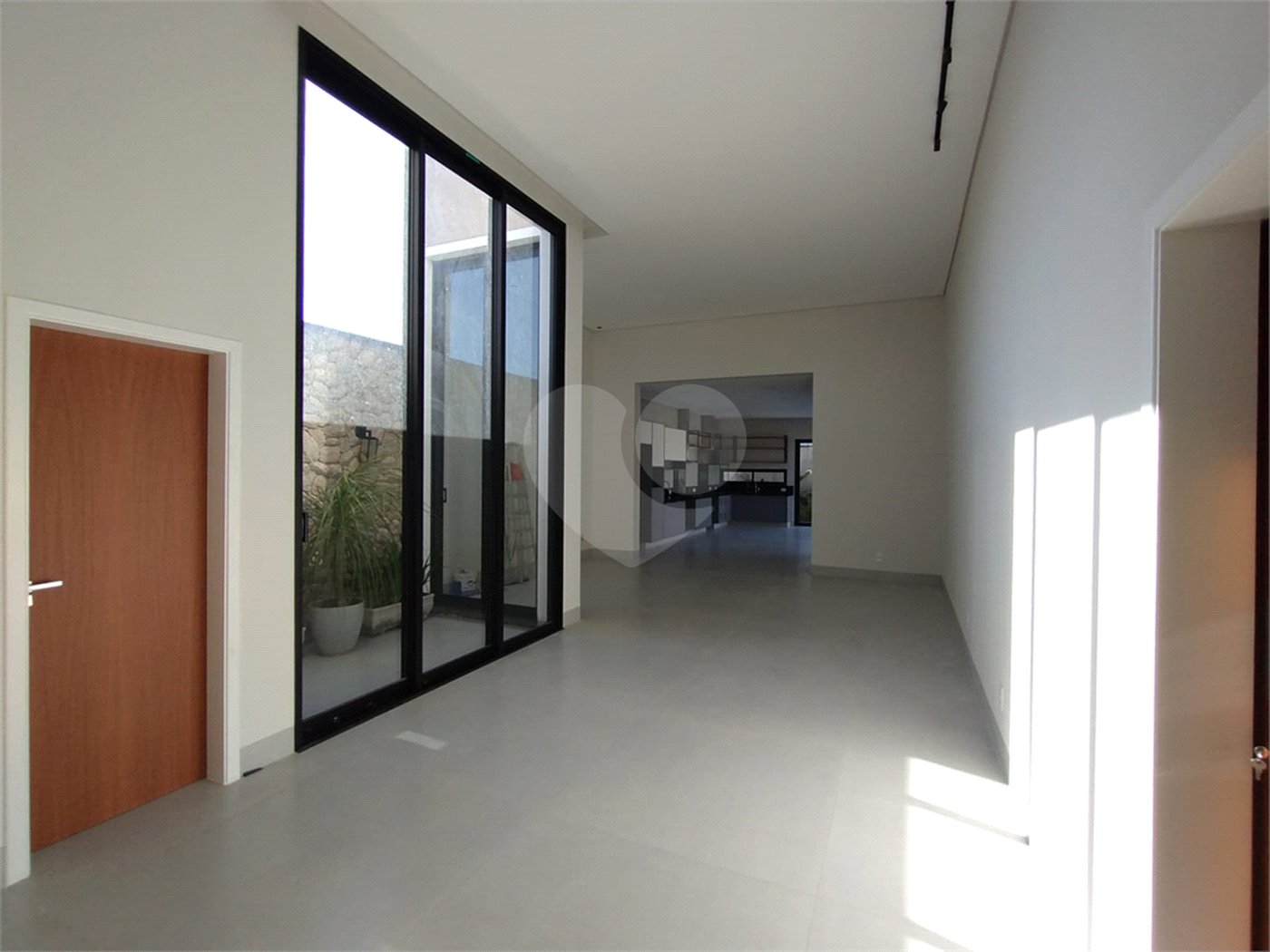Casa à venda com 3 suítes no condomínio Residencial Golden Ville, Itapetininga - SP