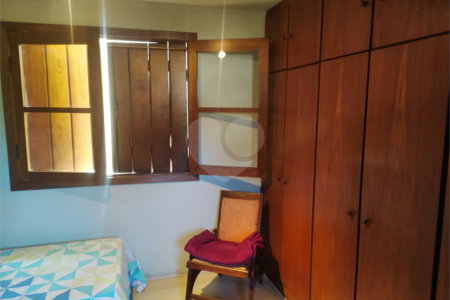 Sobrado à venda com 4 quartos, sendo 1 suíte, em Chácara Monte Alegre, São Paulo, SP