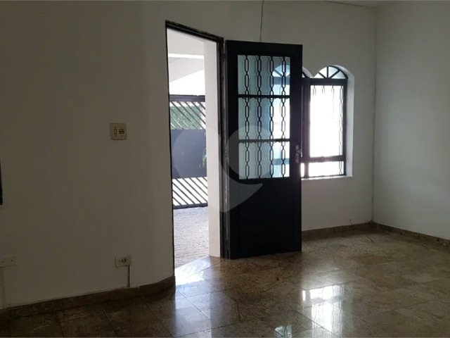 Sobrado à venda ou para alugar com 3 quartos, sendo 1 suíte,  em Alto da Boa Vista, São Paulo, SP