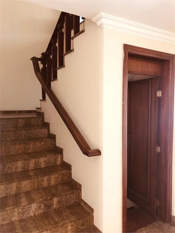 Casa à venda com 4 quartos, sendo 2 suítes, em Jardim das Vertentes, São Paulo, SP