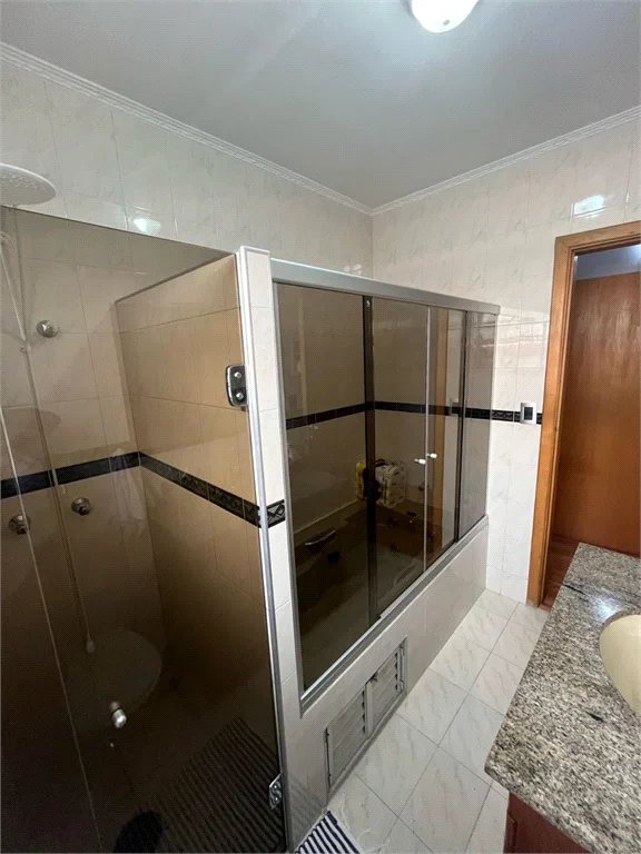 Casa à venda com 3 quartos, sendo 1 suíte,  em Jardim Casablanca, São Paulo, SP