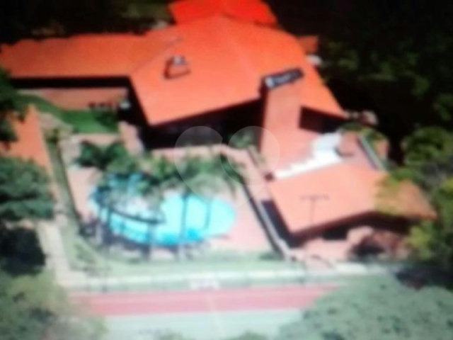 Sobrado à venda com 7 quartos, sendo 5 suítes,  em Chácara das Paineiras, Carapicuíba, SP