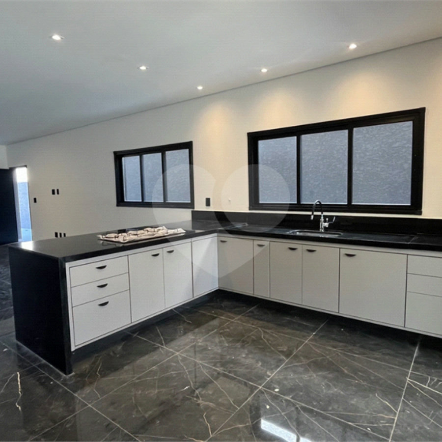 Casa Assobradada com 3 suítes na Vila Thais em Atibaia