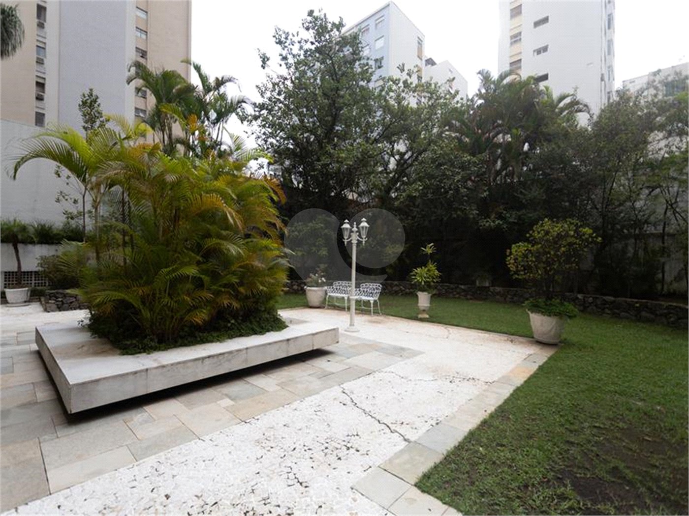 Apartamento a venda nos Jardins 262 m2, 3 suites e 3 vagas