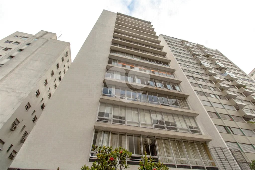 Apartamento em Higienópolis com 3 quartos, 3 suítes, 2 vagas, 277 m² de área útil