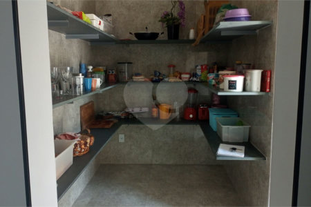 Casa à venda com 3 quartos, sendo 1 suíte,  no condomínio Village da Serra, Araçoiaba da Serra - SP
