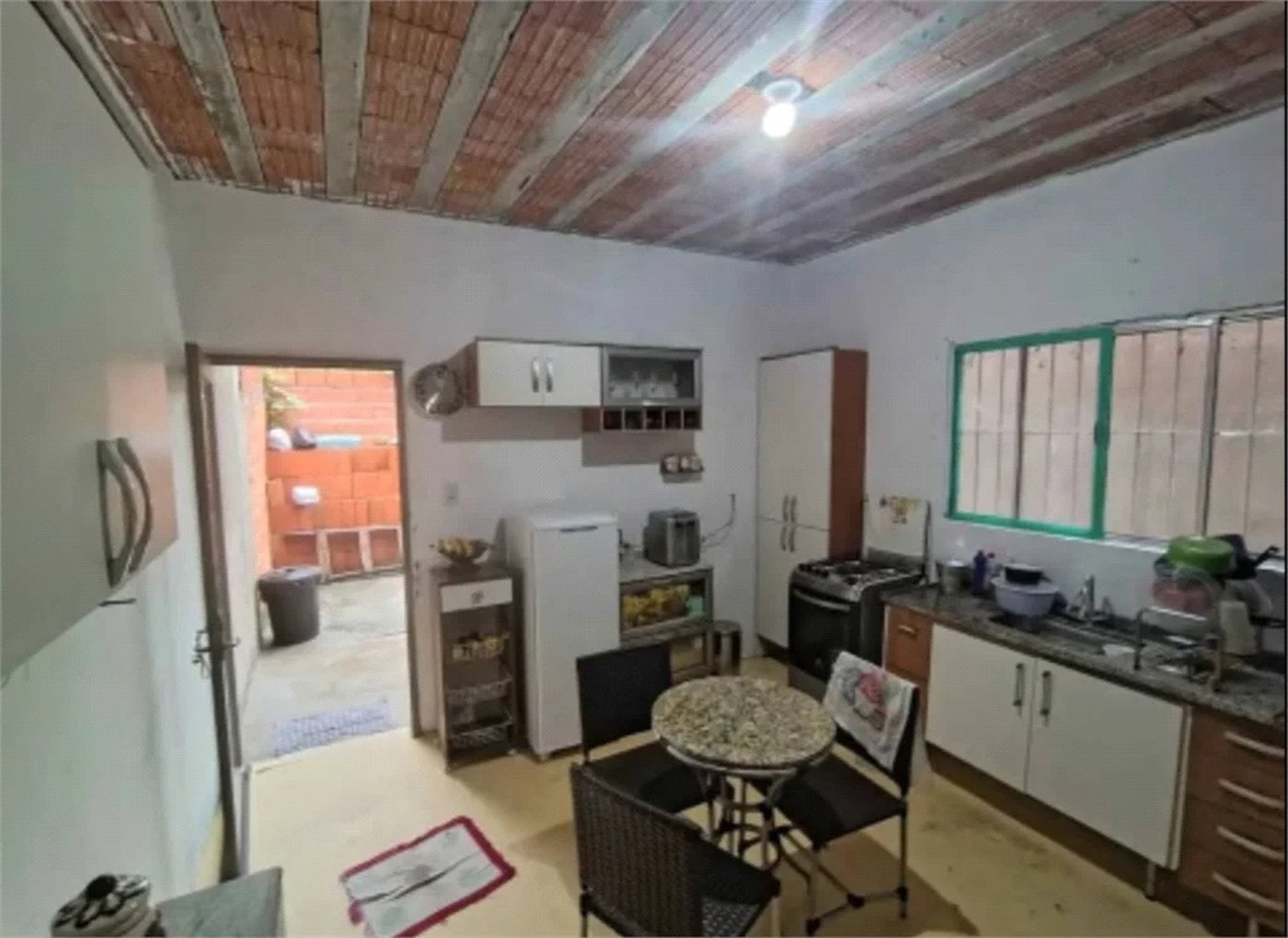 Casa à venda com 2 quartos no condomínio Antilhas, Cotia - SP