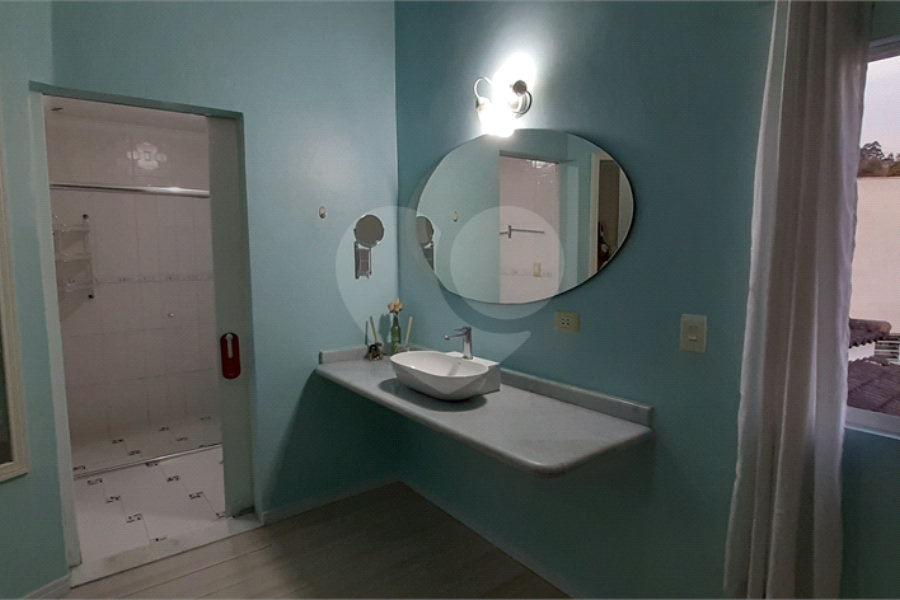 Sobrado à venda com 4 quartos, sendo 2 suítes, em Tremembé, São Paulo, SP